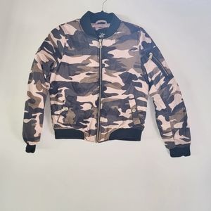 Camo bomber jacket Beverly Hills Polo Club with front snap button pocket 10/12 M